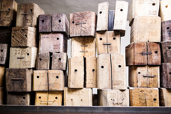 포토 JPG 나무 예술 유리 실내 사람없음 목재 쌓기 나무상자 공예 체코 유리공예 국내포토 식물 유럽 재료 모션 재질 취미 내부 상자 파일형식