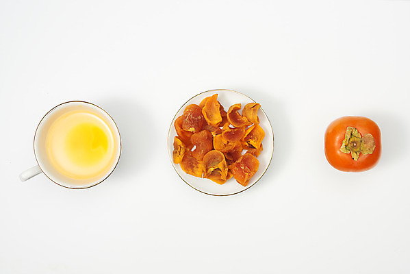 포토 JPG 스튜디오촬영 접시 과일 자연 티타임 실내 감 누끼 사람없음 농작물 하이앵글 여러개 신선 차 찻잔 오브젝트 흰배경 유기농 비타민 곶감 플랫레이 슈퍼푸드 감말랭이 국내포토 식기 웰빙 음료 뷰포인트 다수 백그라운드 농업 휴식 잔 내부 흰색 플랫 생태계 건강식품 건과일 영양소 파일형식