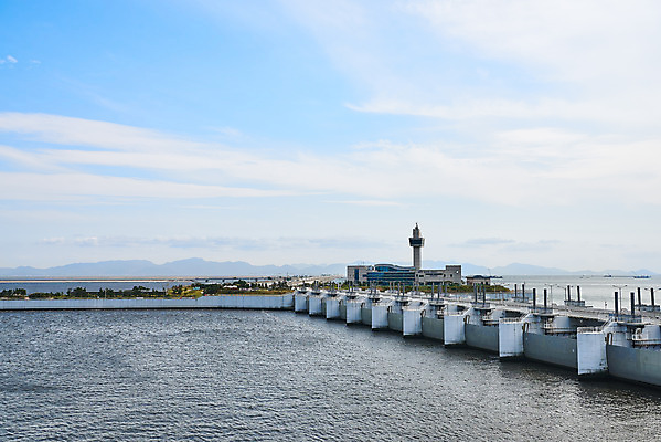 포토 JPG 주간 구름 바다 하늘 풍경 사람없음 야외 관광지 가을 댐 군산 부안 새만금방조제 국내포토 자연요소 계절 공공시설 여행 전라북도 방조제 파일형식