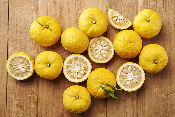 포토 JPG 스튜디오촬영 잎 과일 자연 단면 실내 누끼 사람없음 농작물 하이앵글 여러개 신선 오브젝트 유기농 비타민 유자 플랫레이 슈퍼푸드 나무배경 국내포토 식물 웰빙 뷰포인트 다수 백그라운드 농업 내부 플랫 생태계 건강식품 영양소 파일형식