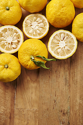 포토 JPG 스튜디오촬영 잎 과일 자연 단면 실내 누끼 사람없음 농작물 하이앵글 여러개 신선 오브젝트 유기농 비타민 유자 플랫레이 슈퍼푸드 나무배경 국내포토 식물 웰빙 뷰포인트 다수 백그라운드 농업 내부 플랫 생태계 건강식품 영양소 파일형식