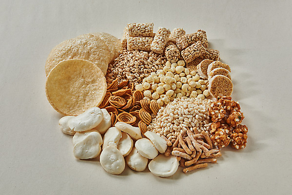 포토 JPG 스튜디오촬영 회색배경 디저트 실내 누끼 사람없음 과자 여러개 추억 복고 강냉이 뻥튀기 전통과자 생과자 쌀튀밥 오란다 소라과자 매화과자 국내포토 음식 다수 백그라운드 컨셉 내부 회색 파일형식