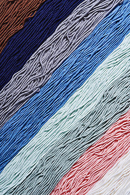 포토 JPG 스튜디오촬영 겨울 재료 재질 실내 따뜻함 사람없음 하이앵글 컬러풀 여러개 털실 포근함 오브젝트 질감 일렬 부자재 플랫레이 국내포토 계절 뷰포인트 컬러 다수 내부 감각 플랫 실 파일형식