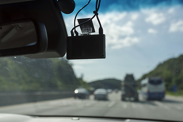 포토 JPG 주간 도로 자동차 하늘 풍경 사람없음 야외 드라이브 운전 안전운전 차안 국내포토 자연요소 길 육상교통 교통시설 모션 교통안전 파일형식