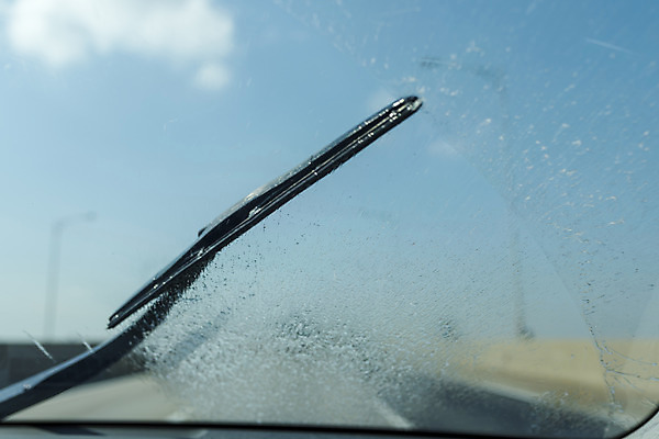 포토 JPG 주간 도로 자동차 유리 풍경 사람없음 야외 드라이브 운전 안전운전 차안 와이퍼 국내포토 자연요소 길 육상교통 교통시설 모션 재질 교통안전 파일형식