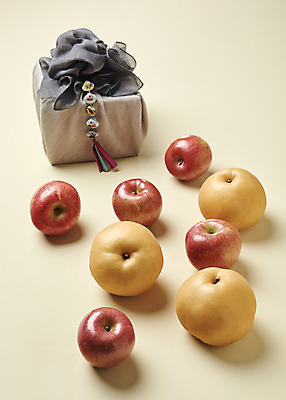 포토 JPG 스튜디오촬영 명절 과일 실내 사람없음 선물상자 신선 배 사과 오브젝트 보따리 선물세트 명절선물 국내포토 전통 기념일 선물 내부 상자 파일형식