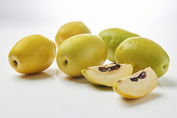 포토 JPG 스튜디오촬영 과일 자연 단면 실내 누끼 사람없음 농작물 여러개 신선 오브젝트 흰배경 유기농 모과 비타민 슈퍼푸드 국내포토 웰빙 다수 백그라운드 농업 내부 흰색 생태계 건강식품 영양소 파일형식