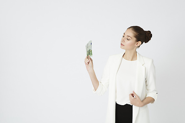 포토 JPG 스튜디오촬영 서양인 외국인 응시 여자 돈 비즈니스 직장 실내 한명 서기 들기 정장 상반신 20대 성인 앞모습 사무실 업무 직장인 비즈니스우먼 흰배경 체코 월급 성인여자한명만 국내포토 직업 1 시선 옷 유럽 뷰포인트 백그라운드 회사 모션 사람 인종 청년 내부 흰색 작업 재산 여자한명만 성인여자만 파일형식