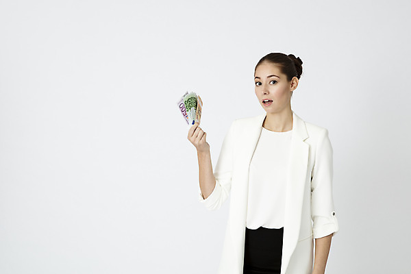 포토 JPG 스튜디오촬영 서양인 외국인 응시 여자 비즈니스 직장 실내 한명 서기 들기 정장 상반신 20대 성인 앞모습 사무실 놀람 업무 직장인 비즈니스우먼 흰배경 체코 월급 성인여자한명만 국내포토 직업 1 시선 옷 감정 유럽 뷰포인트 백그라운드 회사 모션 표정 사람 인종 청년 내부 흰색 작업 여자한명만 성인여자만 파일형식