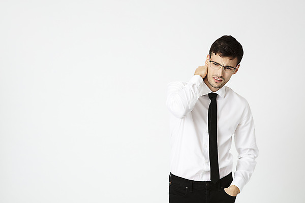 포토 JPG 스튜디오촬영 서양인 외국인 직업 응시 남자 안경 비즈니스 넥타이 직장 실내 한명 서기 정장 상반신 20대 성인 앞모습 사무실 턱괴기 업무 직장인 비즈니스맨 찡그림 주머니손 체코 뒷목 성인상 성인남자한명만 안경낌 국내포토 1 시선 잡화 옷 유럽 뷰포인트 회사 모션 표정 사람 인종 청년 내부 작업 목 남자한명만 성인남자만 파일형식