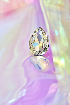 포토 JPG 스튜디오촬영 백그라운드 실내 사람없음 빛 반짝임 컬러풀 신비 오브젝트 질감 그라데이션 큐빅 스펙트럼 홀로그램 몽환 국내포토 컬러 컨셉 모션 내부 광석 파일형식