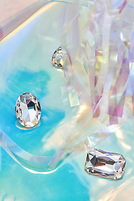 포토 JPG 스튜디오촬영 백그라운드 실내 사람없음 컬러풀 신비 오브젝트 질감 다이아몬드 그라데이션 큐빅 스펙트럼 홀로그램 몽환 국내포토 컬러 컨셉 내부 광석 보석 파일형식