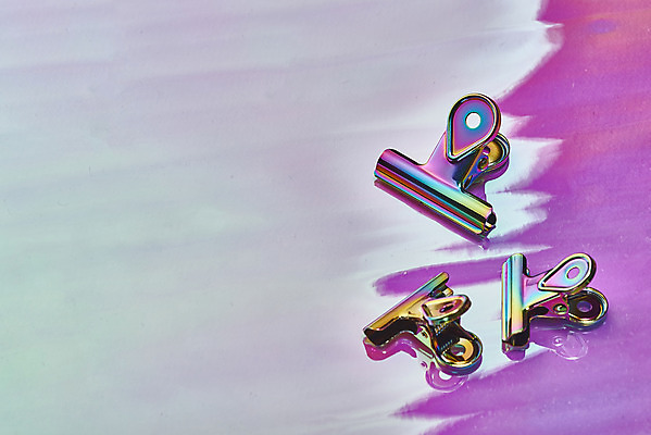 포토 JPG 스튜디오촬영 백그라운드 실내 집게 사람없음 컬러풀 세개 신비 오브젝트 질감 그라데이션 스펙트럼 홀로그램 몽환 국내포토 컬러 컨셉 3 내부 파일형식