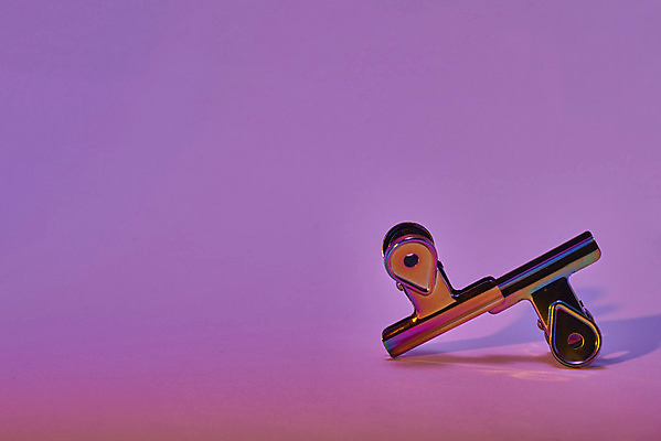 포토 JPG 스튜디오촬영 백그라운드 실내 집게 사람없음 컬러풀 두개 신비 오브젝트 질감 그라데이션 스펙트럼 홀로그램 몽환 국내포토 컬러 컨셉 2 내부 파일형식