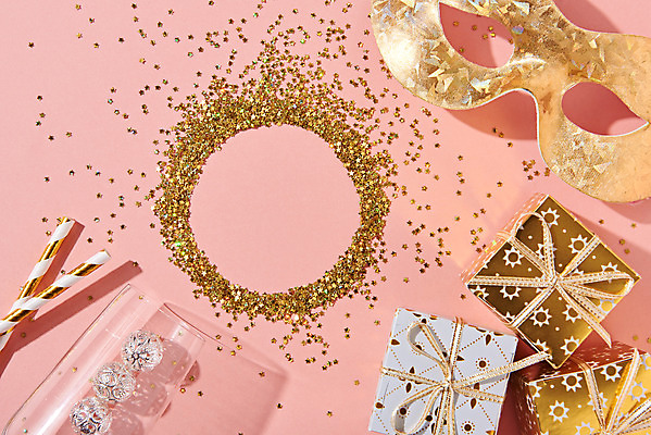 포토 JPG 스튜디오촬영 기념일 백그라운드 잔 실내 빨대 가면 이벤트 사람없음 선물상자 하이앵글 파티 축하 가루 플랫레이 분홍색배경 국내포토 식기 뷰포인트 분홍색 컨셉 선물 내부 상자 플랫 파일형식