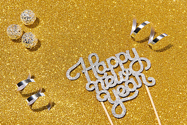 포토 JPG 스튜디오촬영 기념일 리본 백그라운드 실내 이벤트 사람없음 하이앵글 파티 장식볼 금색 축하 해피뉴이어 플랫레이 국내포토 뷰포인트 컬러 컨셉 내부 장식 새해인사 플랫 파일형식