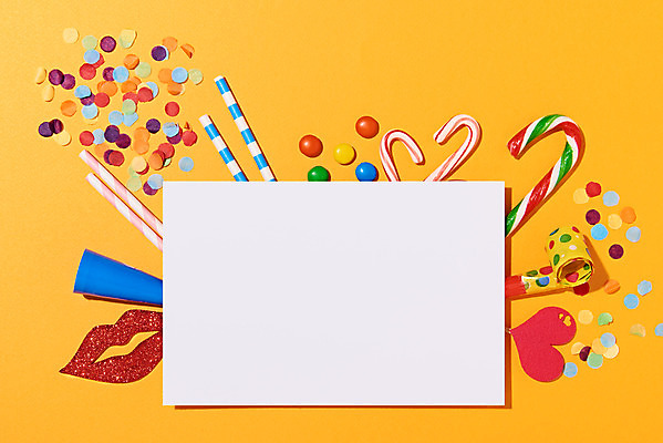 포토 JPG 스튜디오촬영 배너 기념일 백그라운드 사각프레임 실내 사탕 빨대 이벤트 사람없음 하이앵글 파티 하트 축하 파티용품 꽃가루 노란배경 플랫레이 국내포토 모양 뷰포인트 컨셉 디저트 프레임 내부 노란색 사각형 플랫 가루 이벤트용품 파일형식