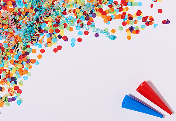 포토 JPG 스튜디오촬영 기념일 백그라운드 폭죽 실내 이벤트 사람없음 하이앵글 파티 축하 흰배경 꽃가루 플랫레이 국내포토 뷰포인트 컨셉 내부 흰색 플랫 가루 파일형식