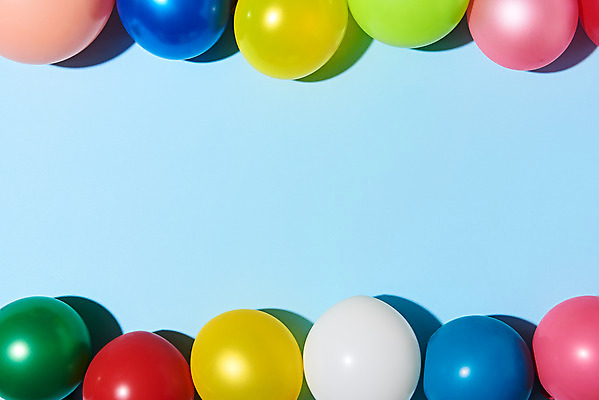 포토 JPG 스튜디오촬영 기념일 백그라운드 실내 이벤트 사람없음 하이앵글 파티 축하 파티용품 파란배경 풍선 플랫레이 국내포토 뷰포인트 컨셉 내부 파란색 플랫 이벤트용품 파일형식