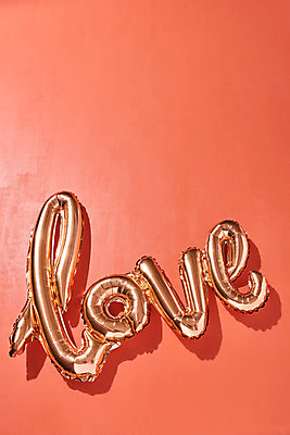 포토 JPG 스튜디오촬영 기념일 백그라운드 실내 사랑 이벤트 사람없음 파티 축하 파티용품 풍선 코랄 국내포토 감정 컬러 컨셉 내부 이벤트용품 파일형식