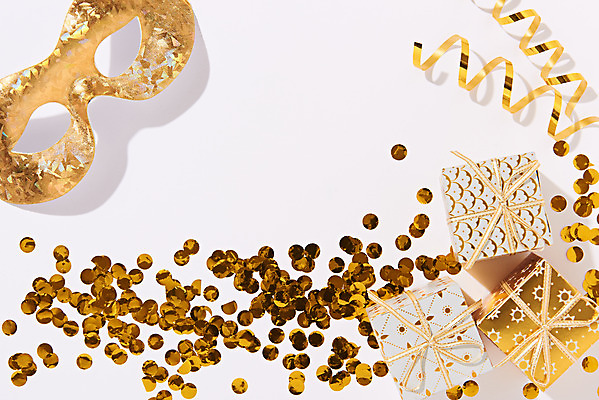 포토 JPG 스튜디오촬영 기념일 리본 백그라운드 실내 가면 이벤트 사람없음 선물상자 하이앵글 파티 축하 흰배경 꽃가루 플랫레이 국내포토 뷰포인트 컨셉 선물 내부 상자 흰색 플랫 가루 파일형식