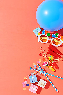 포토 JPG 스튜디오촬영 기념일 안경 백그라운드 폭죽 실내 빨대 이벤트 사람없음 선물상자 하이앵글 파티 축하 파티용품 풍선 플랫레이 코랄 국내포토 잡화 뷰포인트 컬러 컨셉 선물 내부 상자 플랫 이벤트용품 파일형식