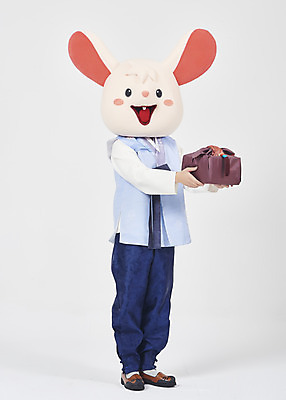 포토 JPG 스튜디오촬영 전신 한국전통 명절 남자 새해 실내 선물 한명 서기 들기 누끼 성인 두명 앞모습 30대 선물상자 귀여움 한국인 쥐띠 쥐 한복 즐거움 보따리 흰배경 쥐캐릭터 동물탈 인형탈 흰쥐 성인남자한명만 2020년 경자년 국내포토 1 전통 기념일 감정 뷰포인트 동물캐릭터 백그라운드 컨셉 모션 한국 사람 동양인 내부 장년 상자 흰색 십이지신 설치류 전통의상 연도 탈 남자한명만 성인남자만 파일형식