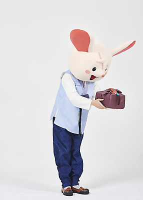 포토 JPG 스튜디오촬영 전신 한국전통 명절 남자 새해 실내 선물 한명 서기 들기 누끼 성인 두명 옆모습 30대 선물상자 귀여움 한국인 인사 쥐띠 쥐 한복 즐거움 보따리 흰배경 쥐캐릭터 동물탈 인형탈 흰쥐 성인남자한명만 2020년 경자년 국내포토 1 전통 기념일 감정 뷰포인트 동물캐릭터 백그라운드 컨셉 모션 한국 사람 동양인 내부 장년 상자 흰색 십이지신 예절 설치류 전통의상 연도 탈 남자한명만 성인남자만 파일형식