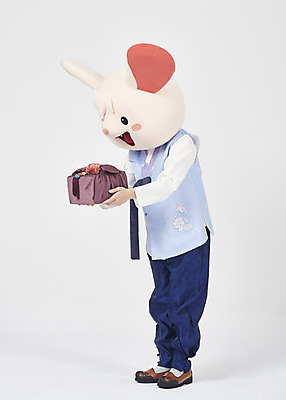 포토 JPG 스튜디오촬영 전신 한국전통 명절 남자 새해 실내 선물 한명 서기 들기 누끼 성인 두명 옆모습 30대 선물상자 귀여움 한국인 인사 쥐띠 쥐 한복 즐거움 보따리 흰배경 쥐캐릭터 동물탈 인형탈 흰쥐 성인남자한명만 2020년 경자년 국내포토 1 전통 기념일 감정 뷰포인트 동물캐릭터 백그라운드 컨셉 모션 한국 사람 동양인 내부 장년 상자 흰색 십이지신 예절 설치류 전통의상 연도 탈 남자한명만 성인남자만 파일형식