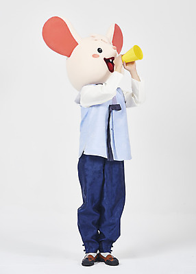 포토 JPG 스튜디오촬영 전신 한국전통 명절 남자 새해 실내 한명 서기 들기 누끼 성인 두명 옆모습 30대 귀여움 확성기 외침 한국인 쥐띠 쥐 한복 즐거움 흰배경 쥐캐릭터 동물탈 인형탈 흰쥐 성인남자한명만 2020년 경자년 국내포토 1 전통 기념일 감정 뷰포인트 동물캐릭터 백그라운드 컨셉 모션 한국 사람 동양인 내부 장년 소리 흰색 십이지신 설치류 전통의상 연도 탈 남자한명만 성인남자만 파일형식