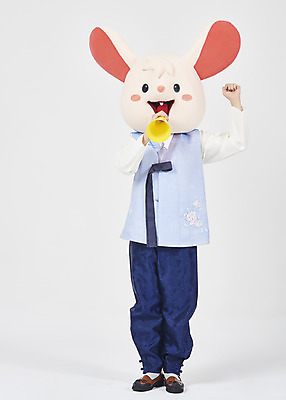 포토 JPG 스튜디오촬영 전신 한국전통 명절 남자 새해 실내 한명 서기 들기 누끼 성인 두명 앞모습 30대 귀여움 확성기 외침 한국인 쥐띠 쥐 한복 즐거움 흰배경 쥐캐릭터 동물탈 인형탈 흰쥐 성인남자한명만 2020년 경자년 국내포토 1 전통 기념일 감정 뷰포인트 동물캐릭터 백그라운드 컨셉 모션 한국 사람 동양인 내부 장년 소리 흰색 십이지신 설치류 전통의상 연도 탈 남자한명만 성인남자만 파일형식