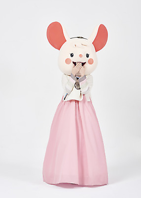 포토 JPG 스튜디오촬영 전신 한국전통 여자 명절 새해 실내 한명 서기 누끼 20대 성인 앞모습 귀여움 한국인 쥐띠 쥐 한복 수줍음 즐거움 흰배경 쥐캐릭터 입가림 동물탈 인형탈 흰쥐 성인여자한명만 2020년 경자년 국내포토 1 전통 기념일 감정 뷰포인트 동물캐릭터 백그라운드 컨셉 모션 한국 사람 동양인 청년 내부 흰색 십이지신 가림 설치류 전통의상 연도 탈 여자한명만 성인여자만 파일형식