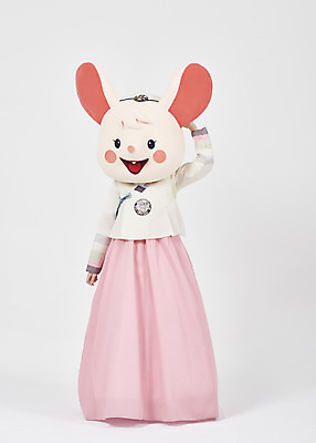 포토 JPG 스튜디오촬영 전신 한국전통 여자 명절 새해 실내 한명 서기 누끼 20대 성인 앞모습 귀여움 한국인 쥐띠 쥐 한복 즐거움 흰배경 쥐캐릭터 동물탈 인형탈 흰쥐 성인여자한명만 2020년 머쓱 경자년 국내포토 1 전통 기념일 감정 뷰포인트 동물캐릭터 백그라운드 컨셉 모션 한국 사람 동양인 청년 내부 흰색 십이지신 설치류 전통의상 연도 탈 여자한명만 성인여자만 파일형식