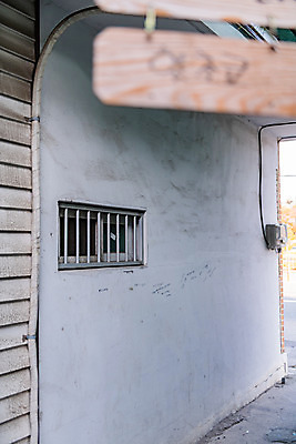 포토 JPG 주간 벽 창문 풍경 사람없음 야외 아웃포커스 관광지 가을 메뉴판 국내여행 군산 철길마을 경암동 국내포토 자연요소 계절 여행 촬영기법 전라북도 파일형식