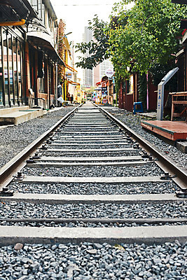 포토 JPG 주간 풍경 사람없음 야외 관광지 기찻길 가을 국내여행 군산 철길마을 경암동 국내포토 자연요소 계절 여행 전라북도 파일형식