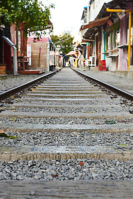 포토 JPG 주간 풍경 근접촬영 사람없음 야외 관광지 기찻길 가을 국내여행 군산 철길마을 경암동 국내포토 자연요소 계절 뷰포인트 여행 전라북도 파일형식