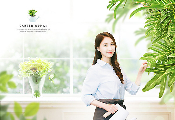 PSD 식물 편집이미지 여자 잎 한명 20대 성인 꽃병 물뿌리개 한국인 비즈니스우먼 전문직 플로리스트 성인여자한명만 카피스페이스 이미지편집 직업 1 꽃 비즈니스 사람 동양인 청년 공백 직장인 여자한명만 성인여자만 파일형식