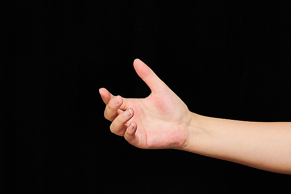 포토 JPG 스튜디오촬영 모션 검은배경 한손 실내 누끼 손짓 신체부위 30대 잡기 국내포토 손 백그라운드 사람 내부 장년 검은색 파일형식