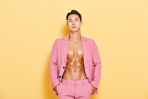 포토 JPG 스튜디오촬영 남자 다이어트 근육 실내 건강 한명 서기 누끼 정장 상반신 20대 성인 앞모습 헬스 재킷 한국인 보디빌딩 보디빌더 트레이너 주머니손 노란배경 바디케어 복근 성인남자한명만 바디프로필 국내포토 1 옷 뷰포인트 백그라운드 모션 사람 동양인 청년 내부 운동 노란색 외투 남자한명만 성인남자만 파일형식