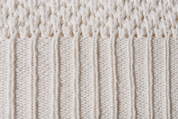 포토 JPG 스튜디오촬영 옷 백그라운드 겨울 재질 실내 따뜻함 사람없음 하이앵글 직물 오브젝트 니트 질감 아이보리 플랫레이 국내포토 계절 뷰포인트 컬러 상의 내부 플랫 파일형식