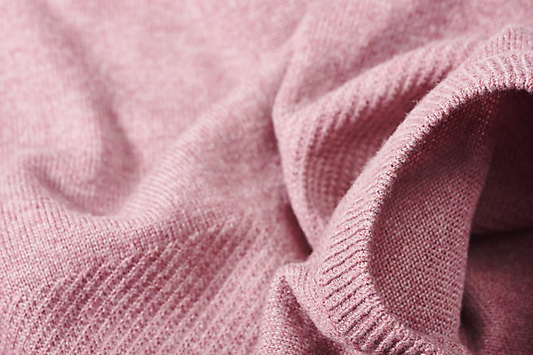 포토 JPG 스튜디오촬영 옷 분홍색 백그라운드 겨울 재질 실내 따뜻함 사람없음 하이앵글 직물 오브젝트 니트 질감 플랫레이 국내포토 계절 뷰포인트 컬러 상의 내부 플랫 파일형식