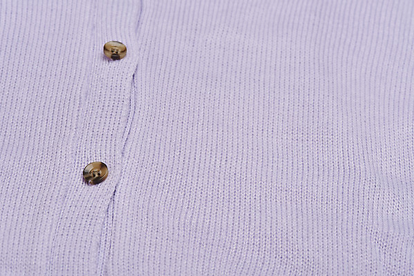 포토 JPG 스튜디오촬영 옷 백그라운드 겨울 재질 실내 따뜻함 사람없음 하이앵글 직물 오브젝트 니트 질감 연보라색 플랫레이 국내포토 계절 뷰포인트 상의 내부 보라색 플랫 파일형식