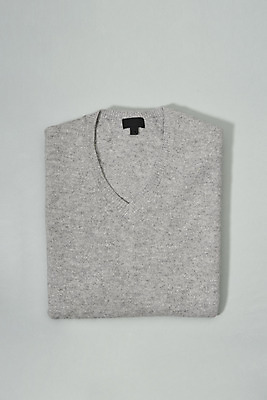 포토 JPG 스튜디오촬영 옷 백그라운드 겨울 재질 회색배경 실내 따뜻함 사람없음 하이앵글 회색 직물 오브젝트 니트 질감 플랫레이 국내포토 계절 뷰포인트 컬러 상의 내부 플랫 파일형식