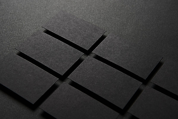 포토 JPG 스튜디오촬영 명함 재질 검은배경 프레임 실내 사람없음 사무용품 검은색 공백 오브젝트 디자인소스 목업 카피스페이스 편집소스 국내포토 컬러 백그라운드 문구용품 내부 파일형식