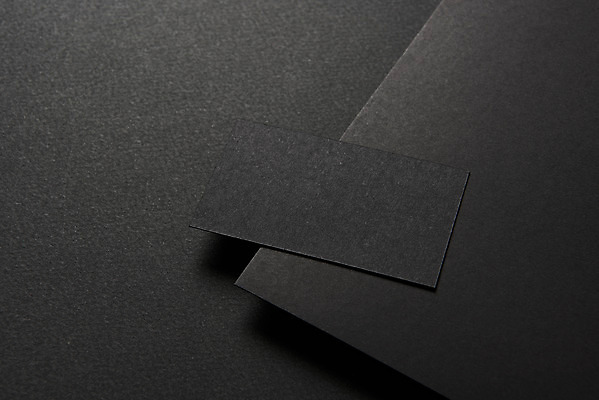 포토 JPG 스튜디오촬영 배너 종이 명함 재질 검은배경 프레임 실내 사람없음 사무용품 검은색 공백 오브젝트 디자인소스 목업 카피스페이스 편집소스 국내포토 컬러 백그라운드 문구용품 내부 파일형식