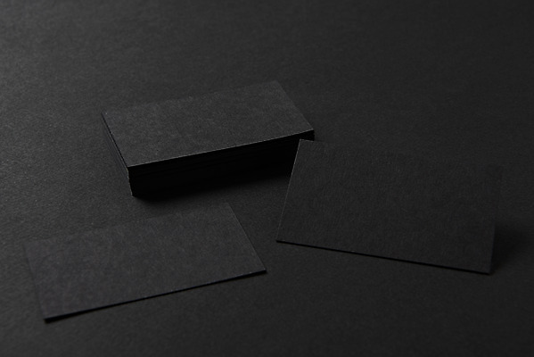 포토 JPG 스튜디오촬영 명함 재질 검은배경 프레임 실내 사람없음 사무용품 검은색 공백 오브젝트 디자인소스 목업 카피스페이스 편집소스 국내포토 컬러 백그라운드 문구용품 내부 파일형식