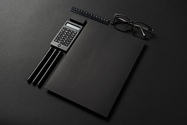 포토 JPG 스튜디오촬영 배너 종이 안경 재질 검은배경 프레임 실내 자 사람없음 볼펜 사무용품 검은색 공백 계산기 오브젝트 지우개 디자인소스 목업 카피스페이스 편집소스 국내포토 잡화 컬러 백그라운드 문구용품 학용품 내부 펜 장비 파일형식