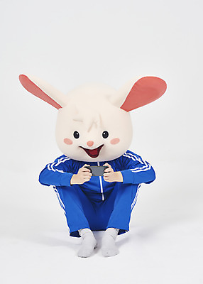 포토 JPG 스튜디오촬영 전신 남자 실내 한명 들기 누끼 앉기 청년 성인 앞모습 스마트폰 운동복 귀여움 한국인 게임 쥐띠 쥐 실업자 흰배경 청년실업 취업준비생 쥐캐릭터 동물탈 인형탈 흰쥐 성인남자한명만 2020년 경자년 국내포토 1 옷 뷰포인트 동물캐릭터 백그라운드 컨셉 모션 놀이 사람 동양인 내부 핸드폰 스마트기기 구직 흰색 십이지신 설치류 실업 연도 사회이슈 탈 남자한명만 성인남자만 파일형식