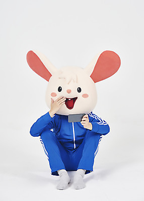 포토 JPG 스튜디오촬영 전신 남자 실내 한명 들기 누끼 앉기 청년 성인 앞모습 스마트폰 운동복 귀여움 한국인 게임 쥐띠 쥐 실업자 흰배경 청년실업 취업준비생 쥐캐릭터 동물탈 인형탈 흰쥐 성인남자한명만 2020년 경자년 국내포토 1 옷 뷰포인트 동물캐릭터 백그라운드 컨셉 모션 놀이 사람 동양인 내부 핸드폰 스마트기기 구직 흰색 십이지신 설치류 실업 연도 사회이슈 탈 남자한명만 성인남자만 파일형식