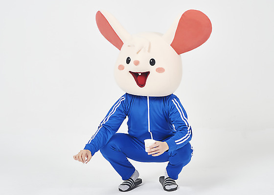 포토 JPG 스튜디오촬영 전신 남자 스트레스 담배 실내 한명 누끼 앉기 청년 성인 앞모습 운동복 귀여움 한국인 쥐띠 쥐 실업자 흰배경 청년실업 취업준비생 쥐캐릭터 동물탈 인형탈 흰쥐 성인남자한명만 2020년 경자년 국내포토 1 옷 뷰포인트 동물캐릭터 백그라운드 컨셉 모션 사람 동양인 내부 구직 흰색 십이지신 설치류 실업 연도 사회이슈 탈 남자한명만 성인남자만 파일형식